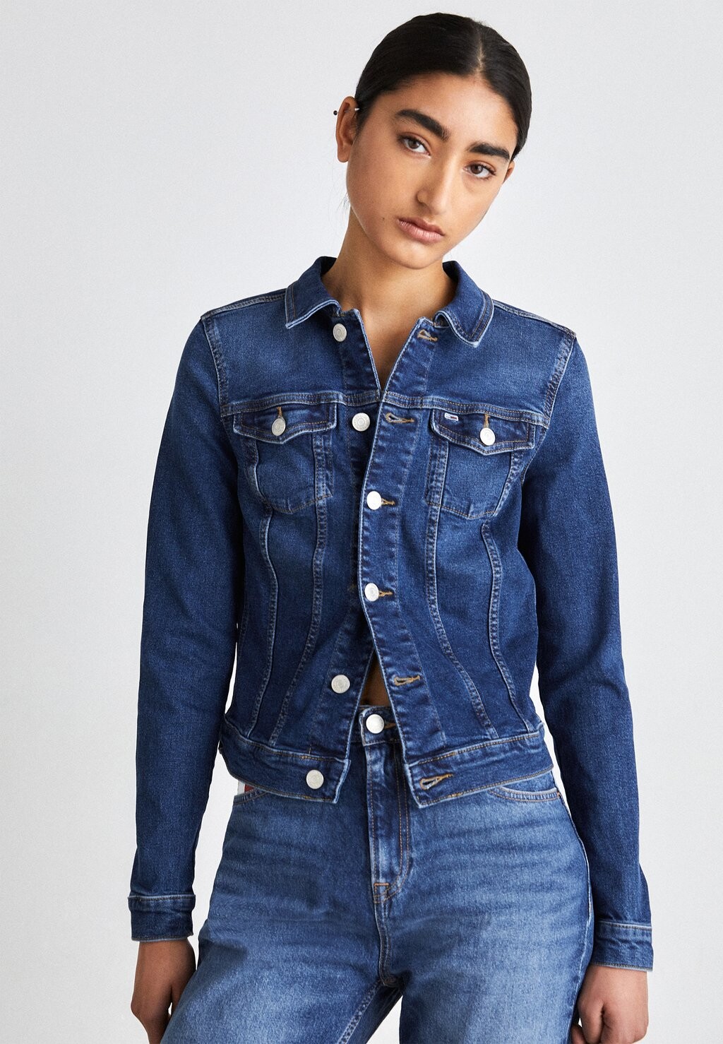 

Джинсовая куртка ВИВИАННА Tommy Jeans, темный деним