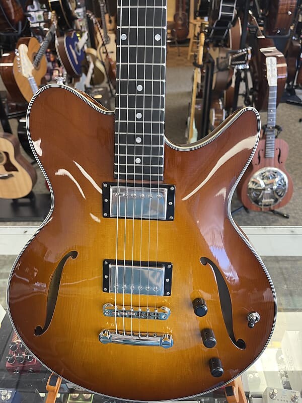 

Электрогитара Eastman Romeo