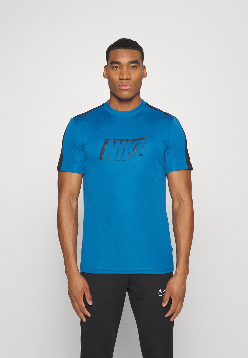 

Футболка Nike