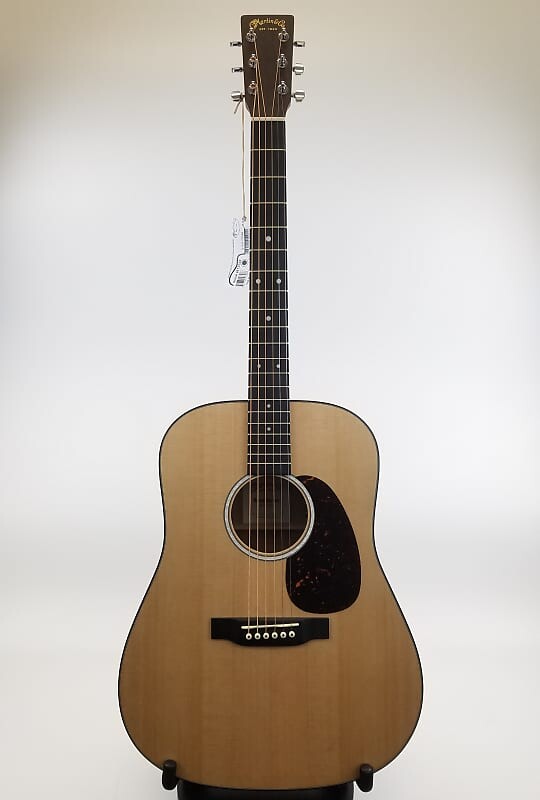 

Акустическая гитара Martin D-10E-02 Spruce Top 2022 Natural