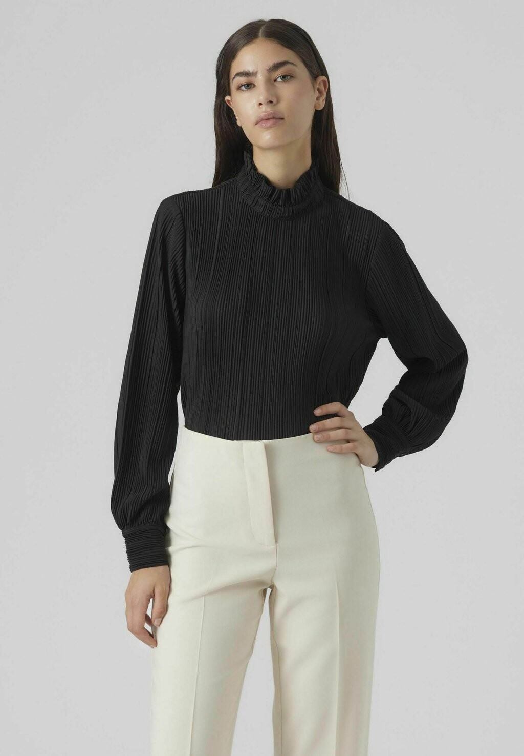 

Блузка Vero Moda PLISSIERTES VMAURORA LS HIGH NECK JRS EXC, черный