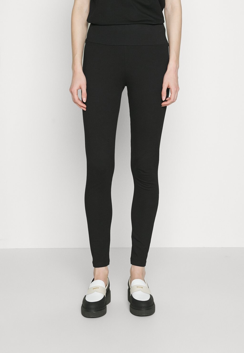 

Леггинсы Armani Emporio, черный
