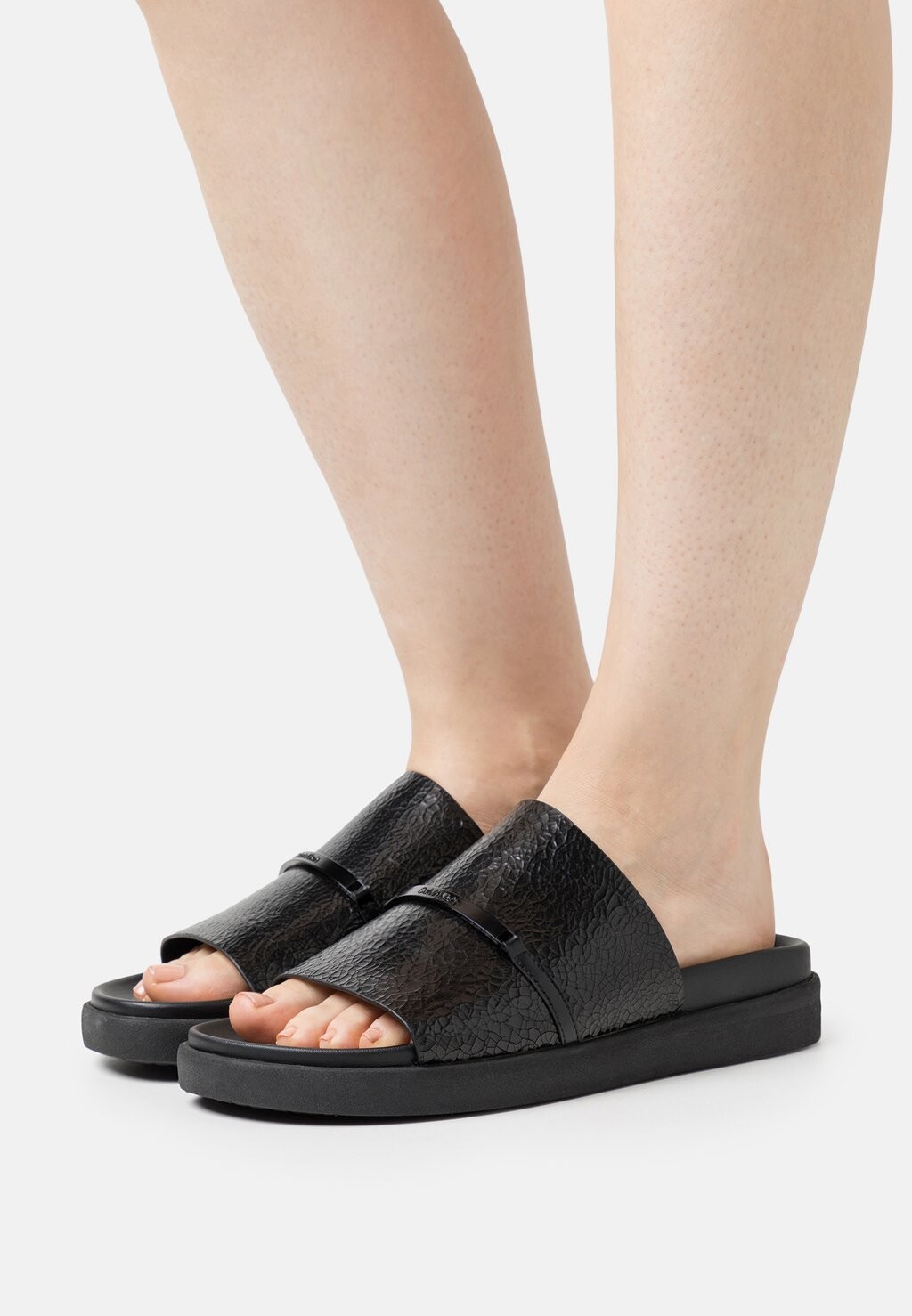 

Шлепанцы Calvin Klein, черный