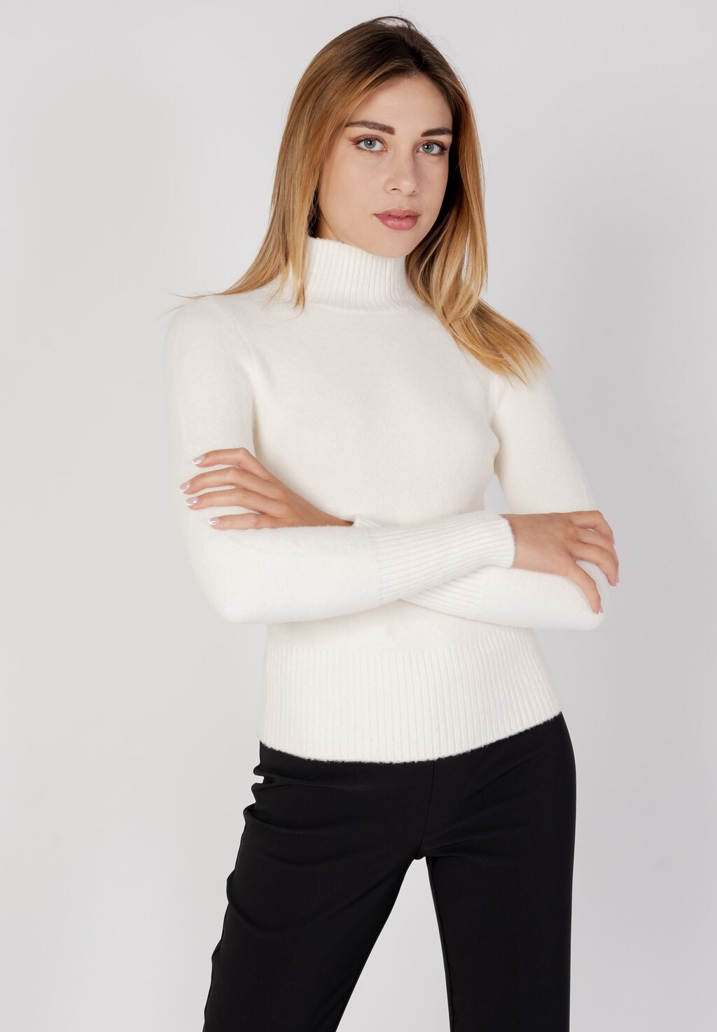 

Свитшот Guess MARION TN LS, белый