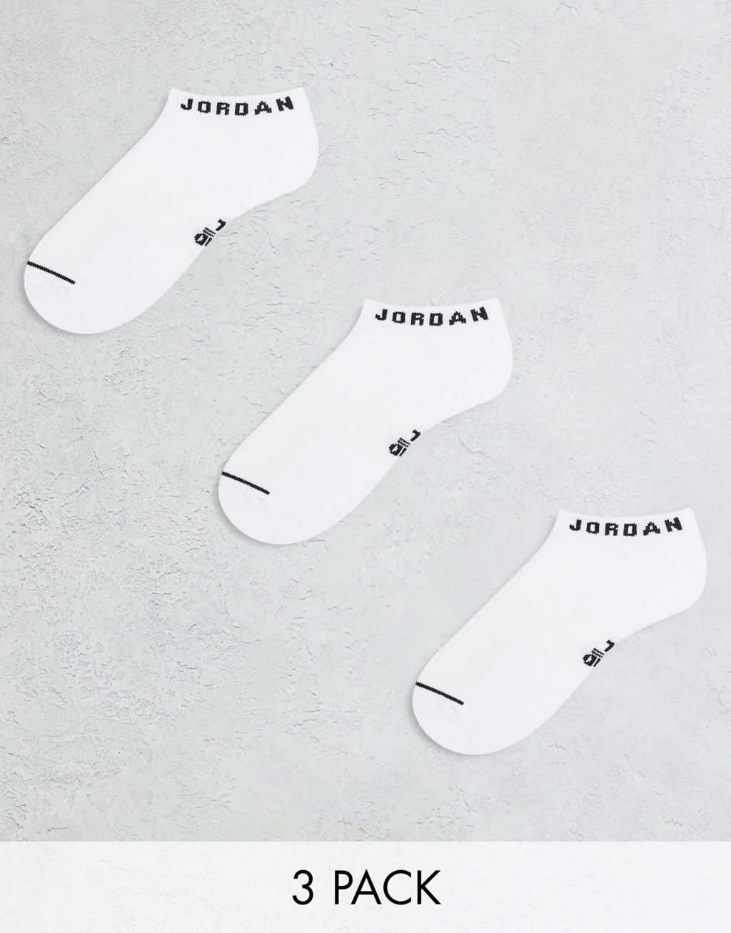Три пары белых носков до щиколотки Jordan