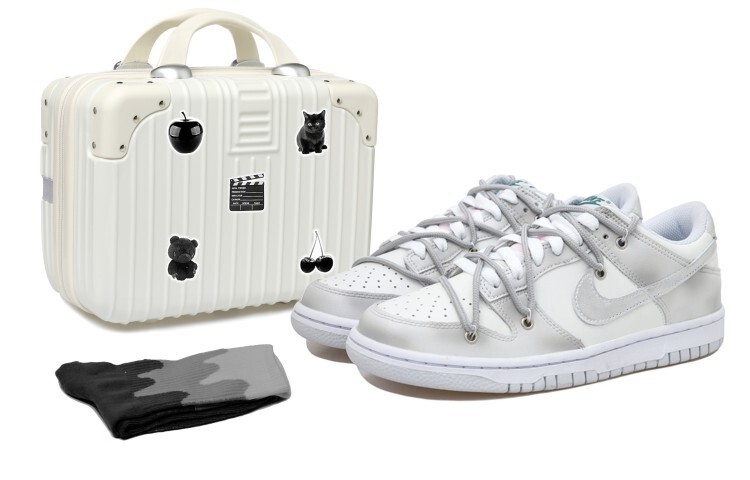 

Женские кроссовки для скейтбординга Nike Dunk