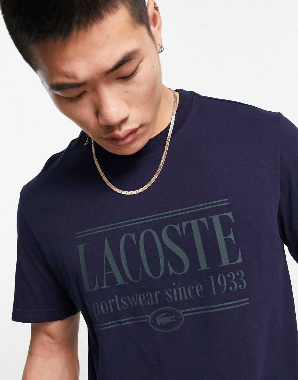

Темно-синяя футболка стандартного кроя Lacoste с графикой спереди