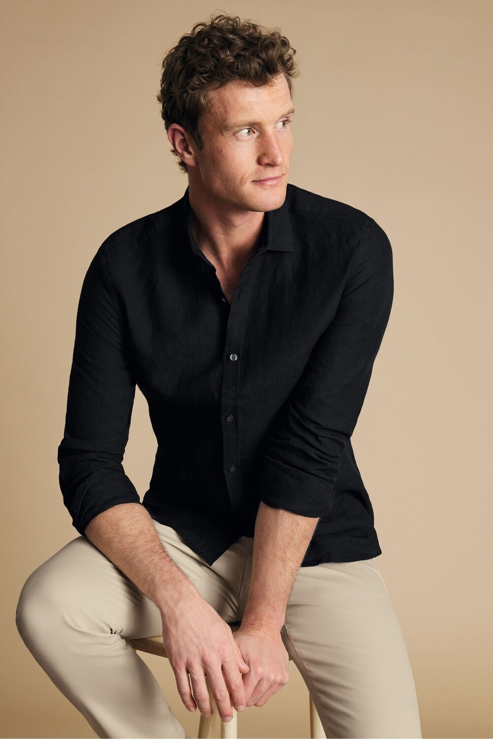 

Рубашка облегающего кроя из чистого льна Charles Tyrwhitt, черный