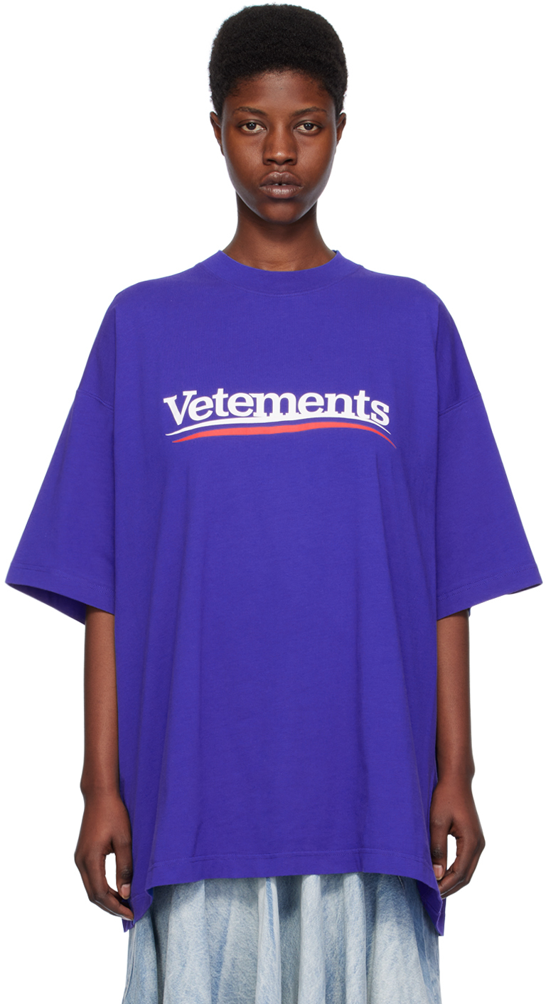Синяя футболка кампании Vetements