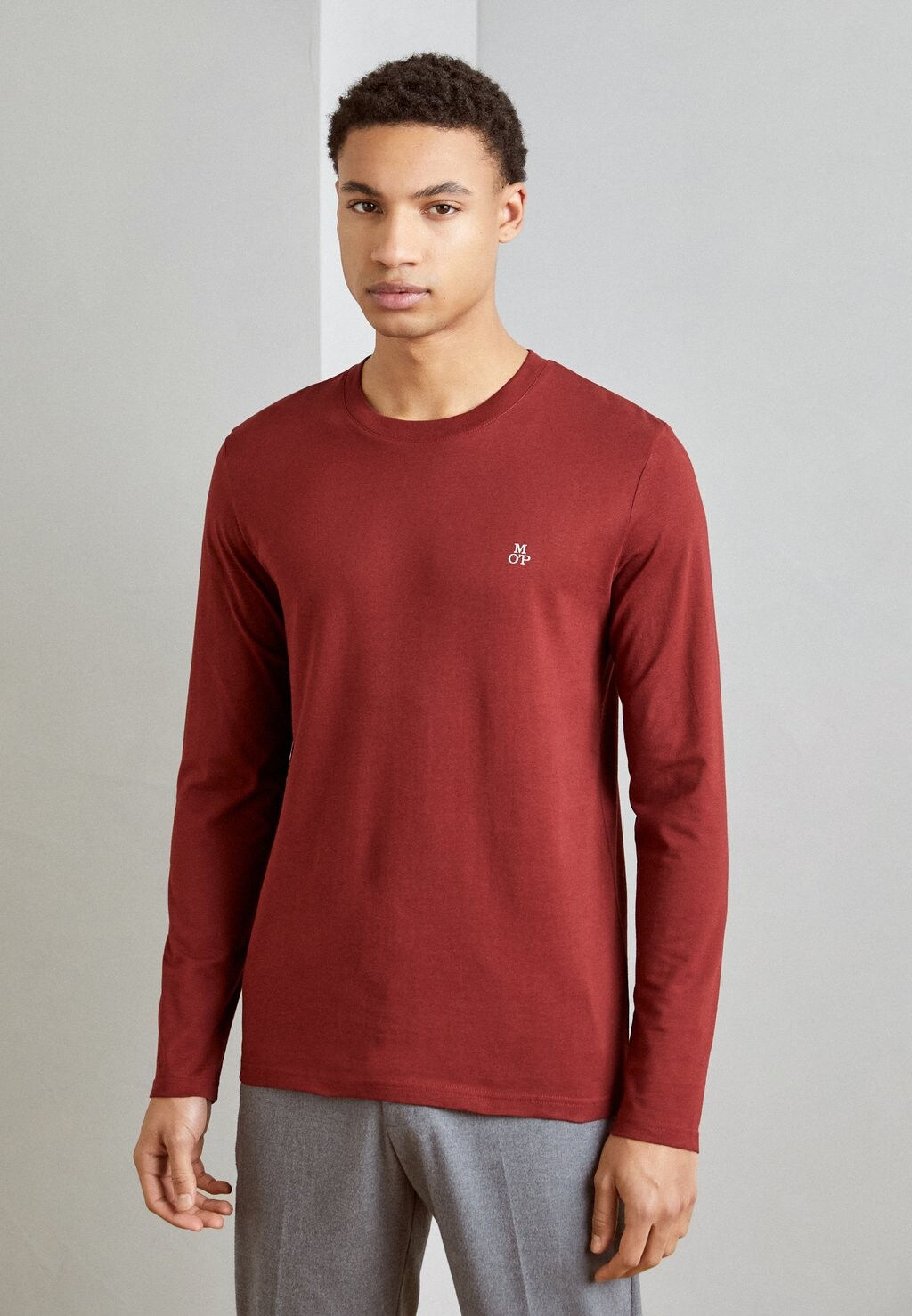 

Топ с длинными рукавами LONG SLEEVE CREW NECK ICON CHEST PRINT Marc O'Polo, цвет burnt burgundy