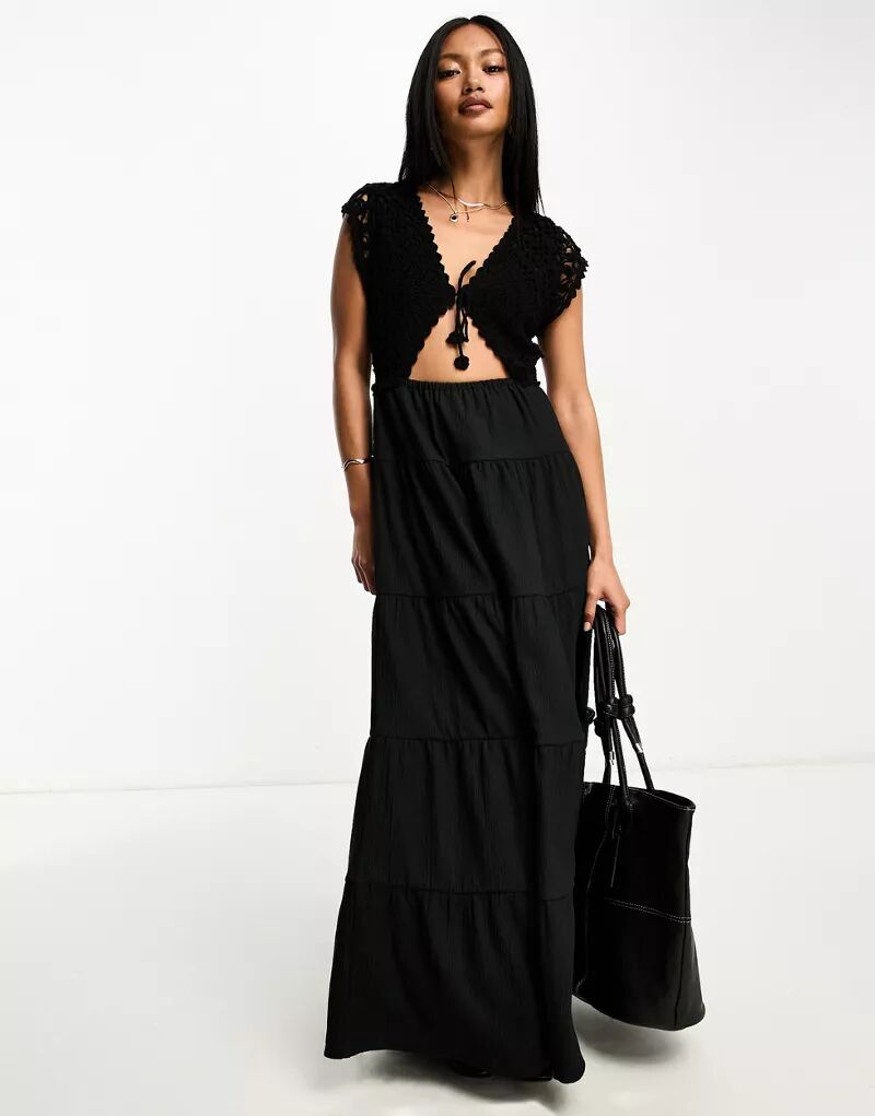 Черное платье макси с лифом крючком и многоярусной юбкой ASOS