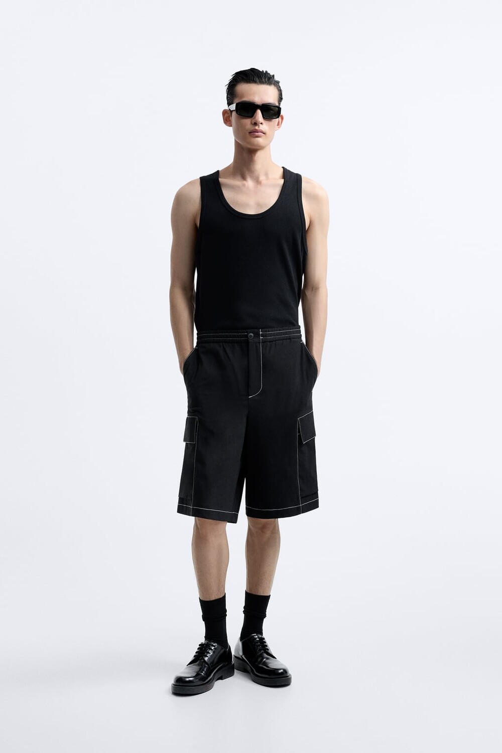 

Шорты cargo бермуды с контрастной прошивкой ZARA, черный