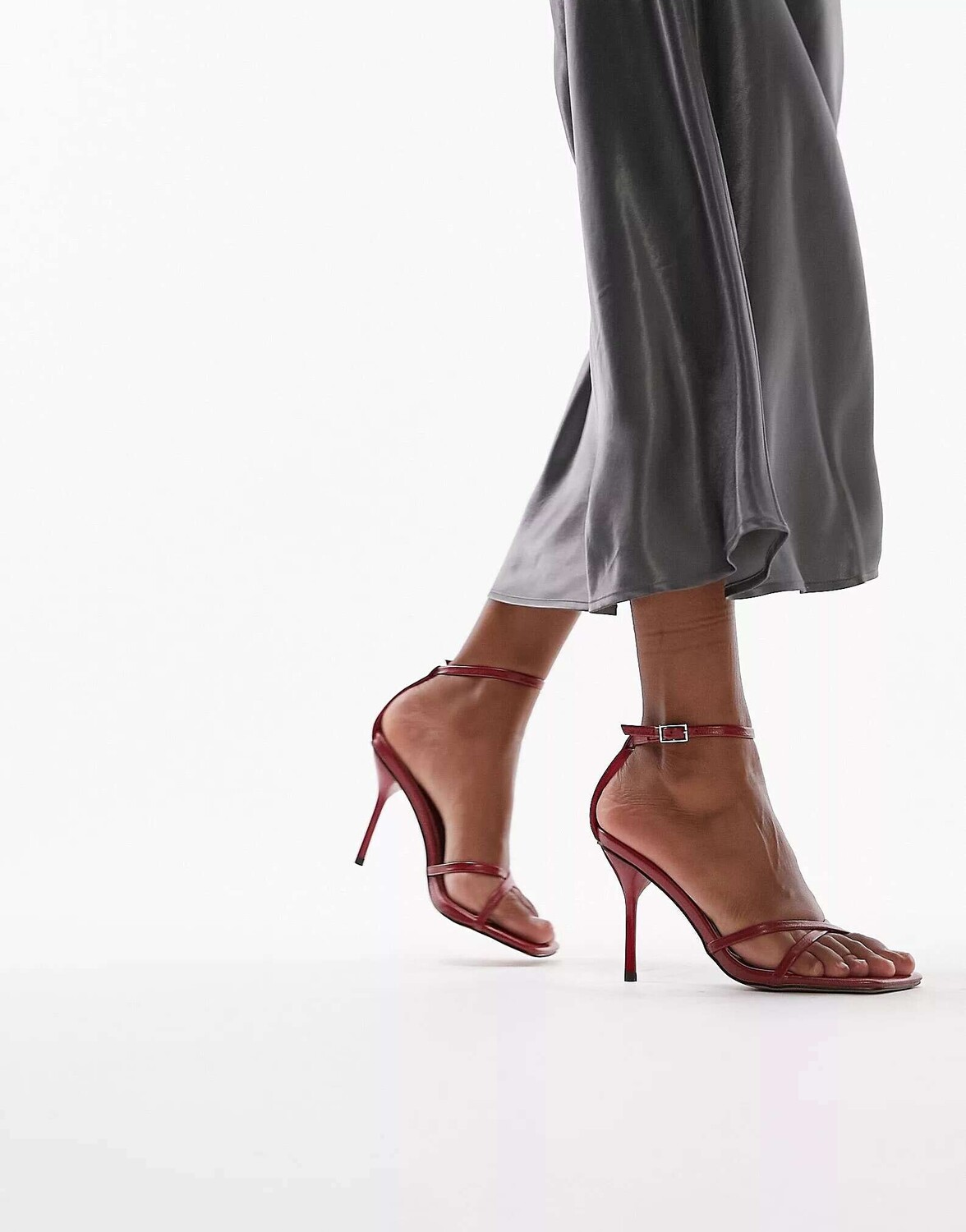 

Красные босоножки на каблуке с ремешками Topshop Faith