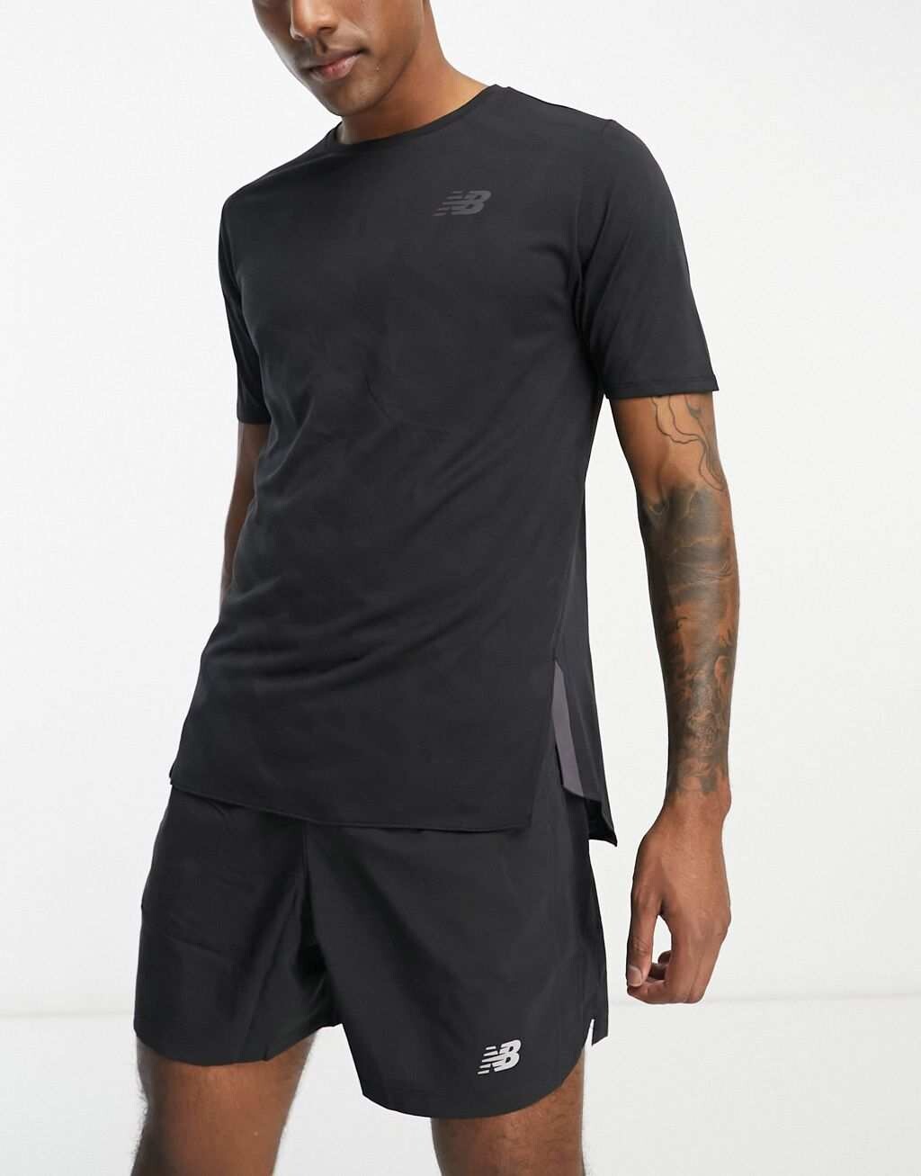 

Черная жаккардовая футболка с короткими рукавами New Balance Q Speed, Черный