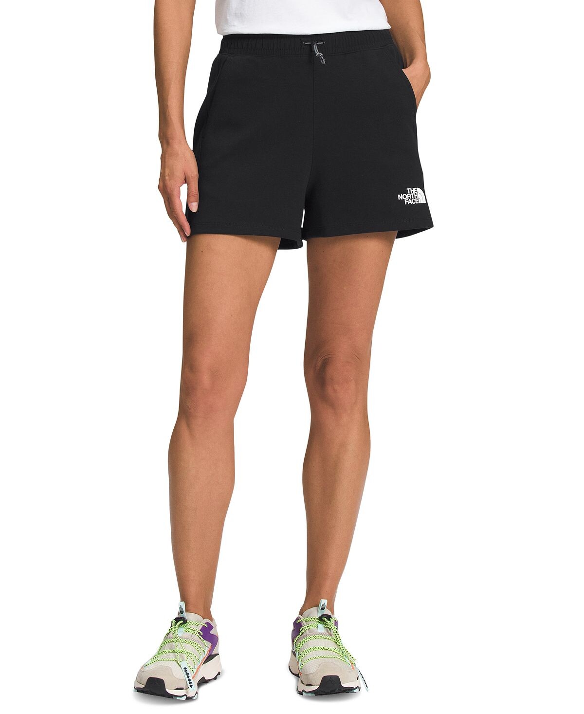 

Женские шорты TNF Tech The North Face