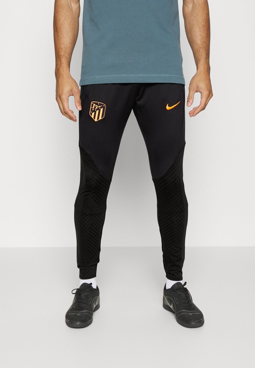 

Спортивные брюки Nike