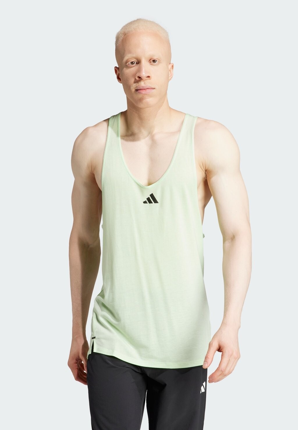 

Топ Workout Stinger Adidas, цвет semi green spark black
