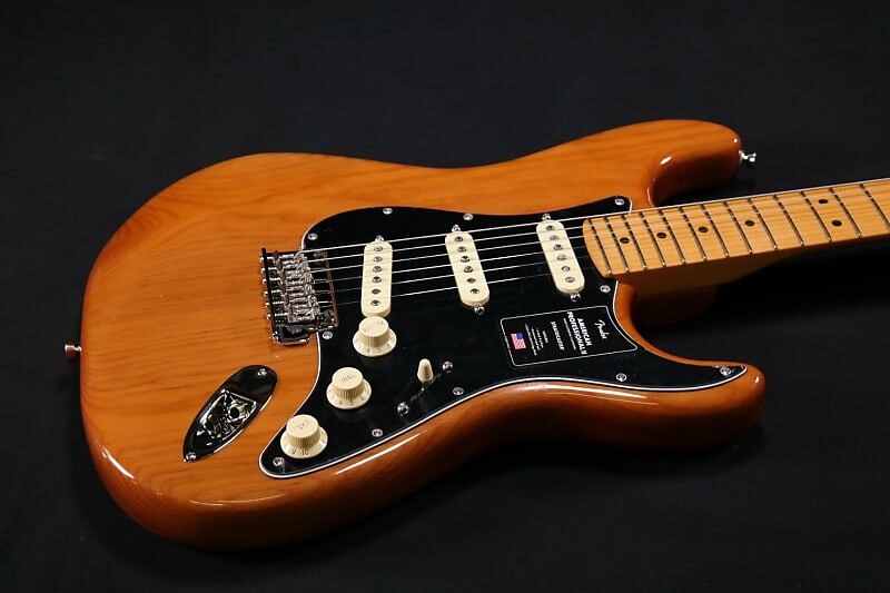 

Электрогитара Fender American Professional II Stratocaster - Maple Fingerboard - Roasted Pine 455