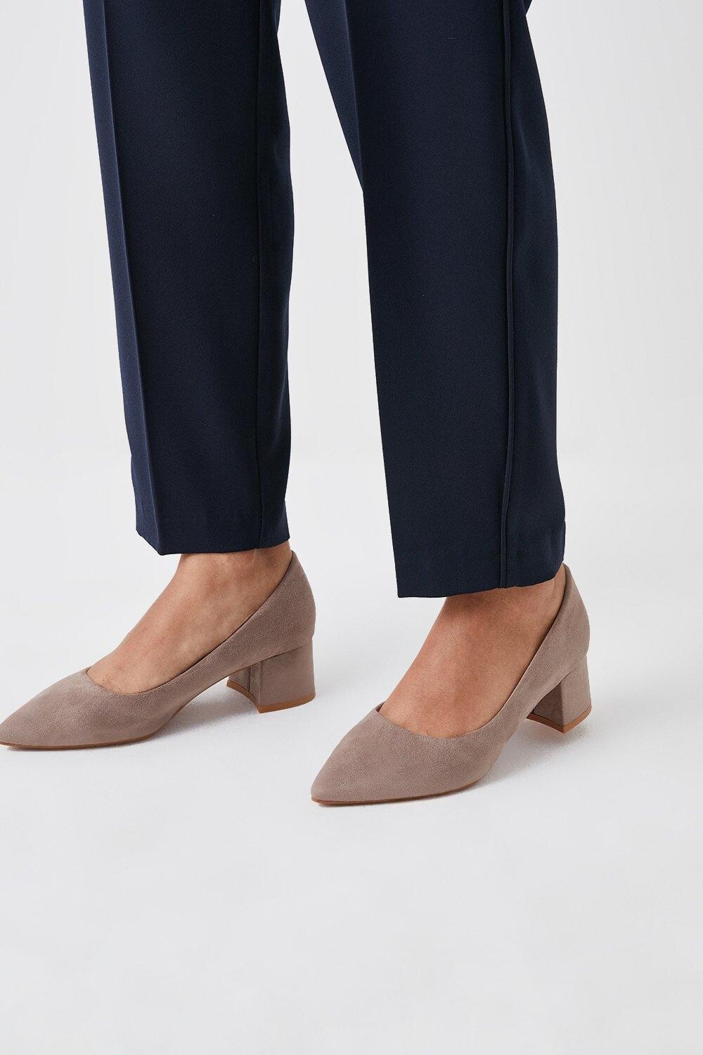

Туфли-лодочки Dollie Comfort на остром блочном каблуке Dorothy Perkins, серый