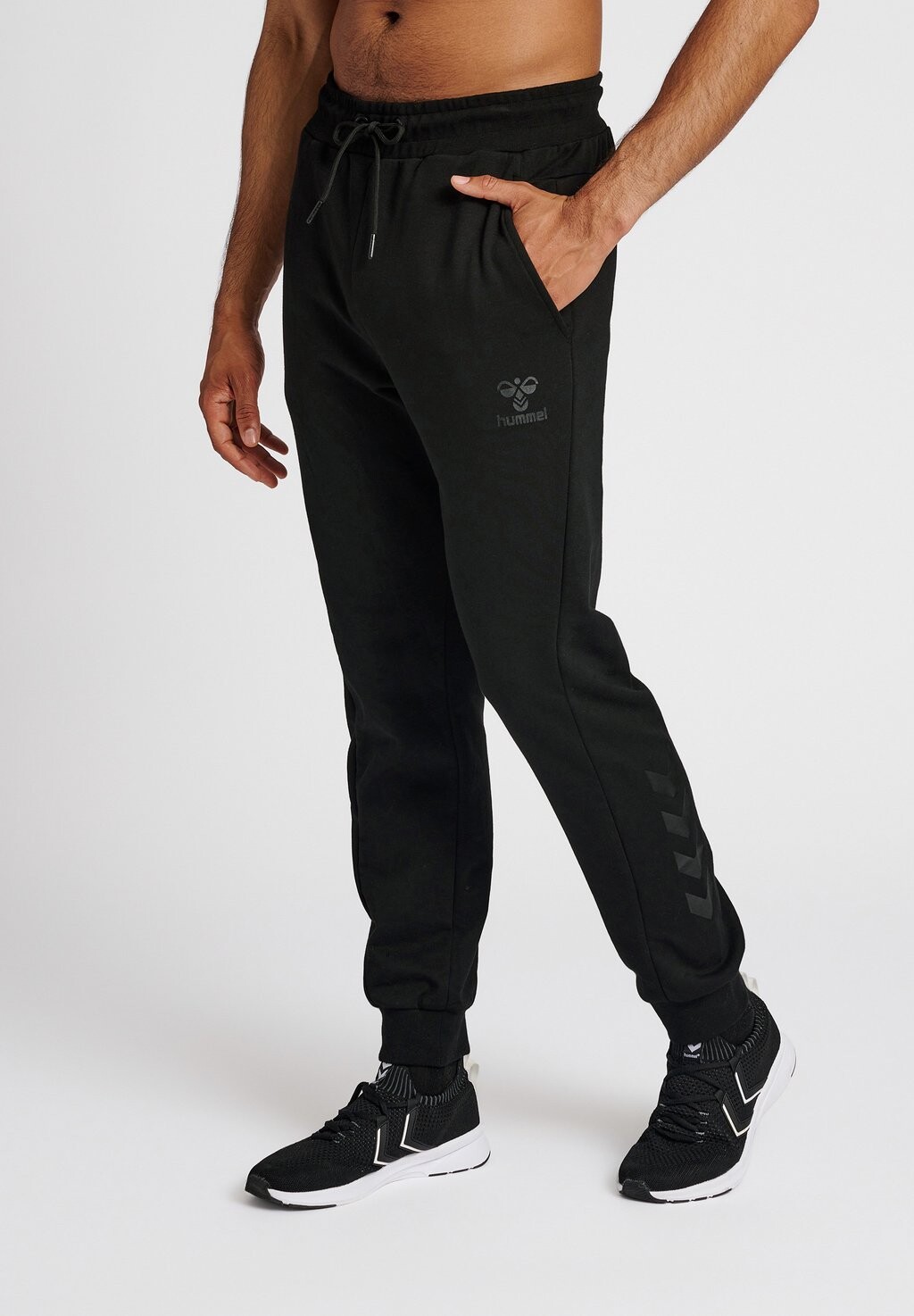 

Спортивные брюки Hummel