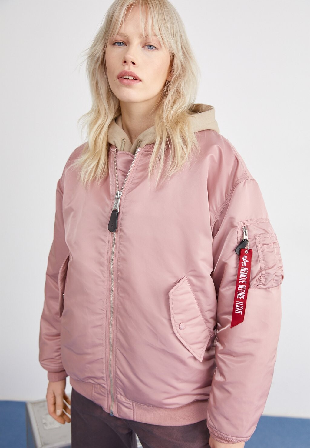 

Куртка-бомбер CORE Alpha Industries, цвет silver pink