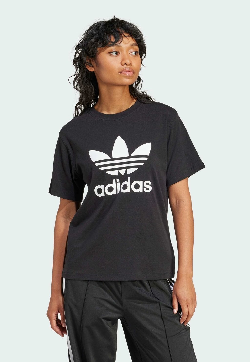 

Футболка с принтом adidas Originals, цвет black