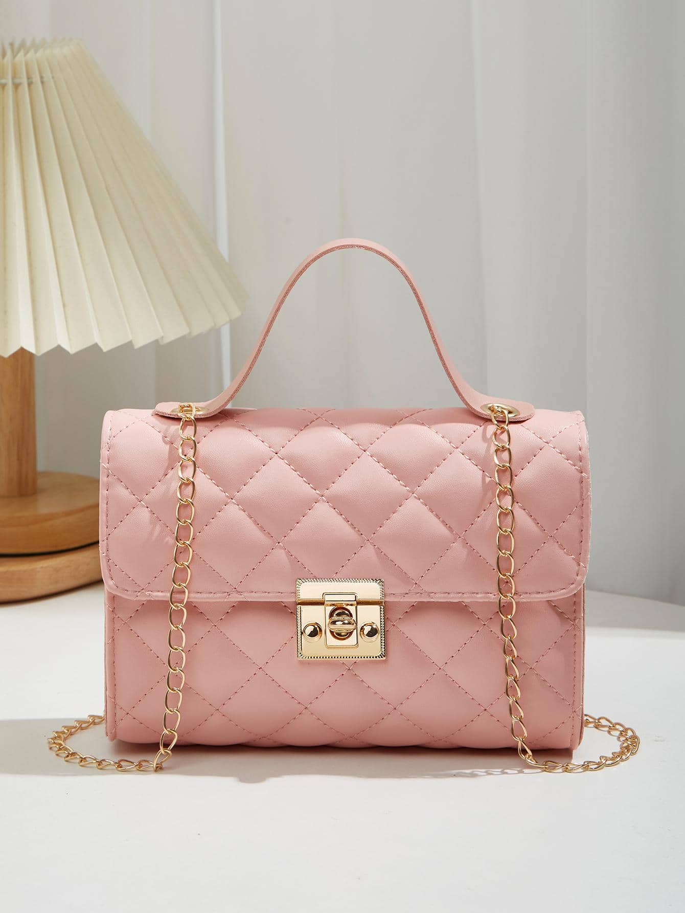 цена Мини-сумка через плечо с ромбовидной решеткой Портативная кожаная сумка для отдыха для женщин Модная, розовый