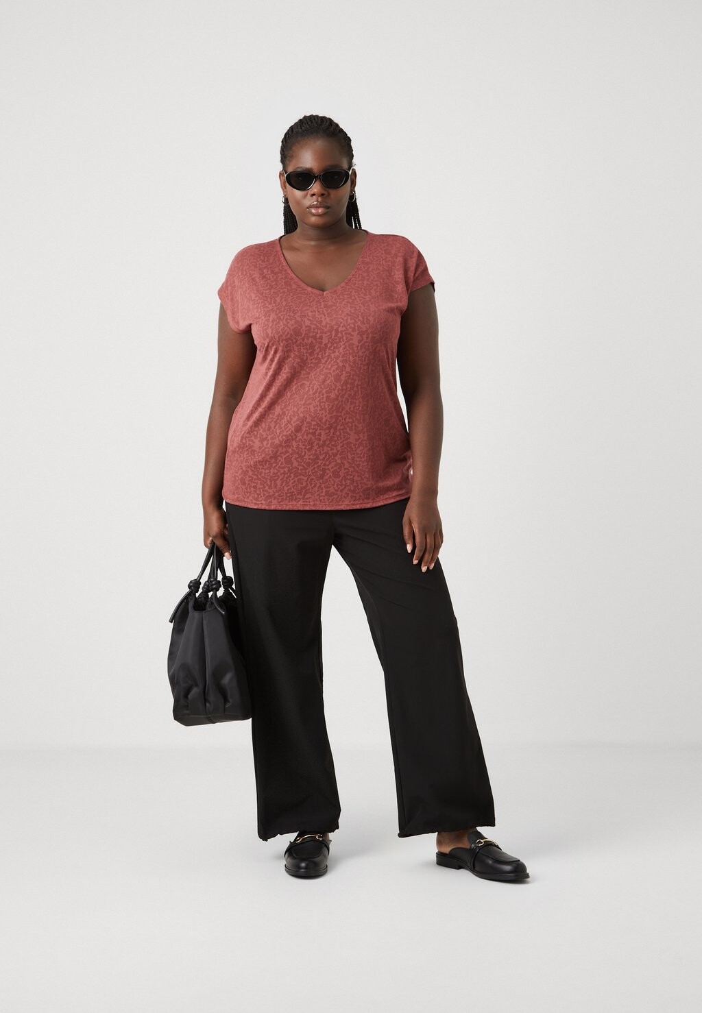 

Футболка с принтом Carmerla In One V Neck Tee Only, темно-красный