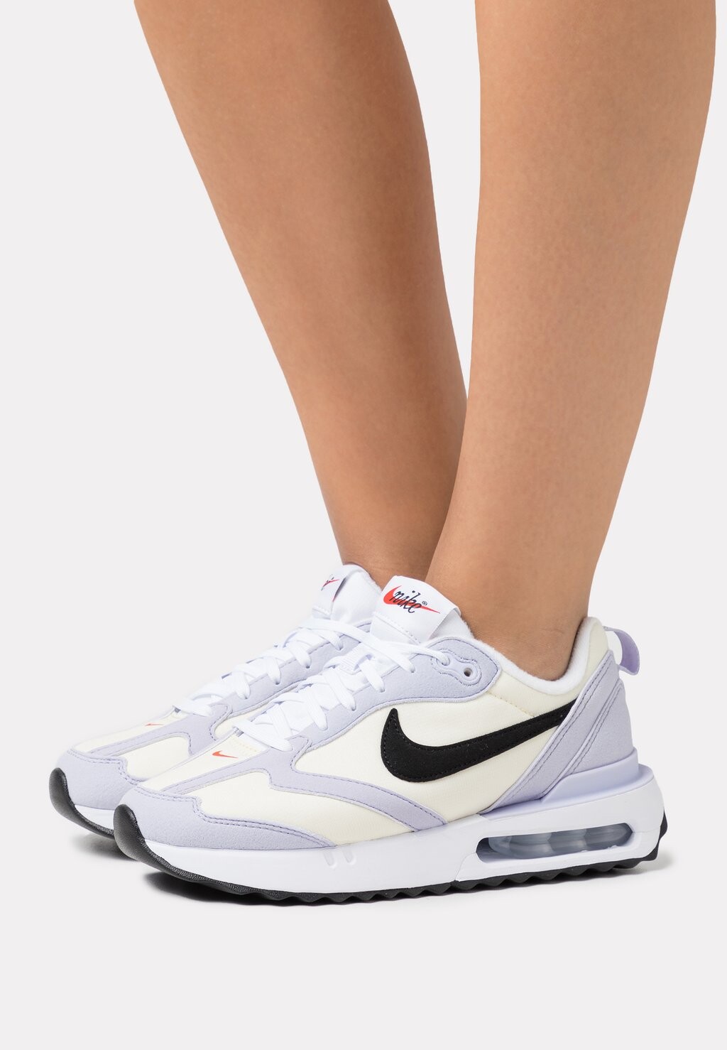 

Кроссовки Nike