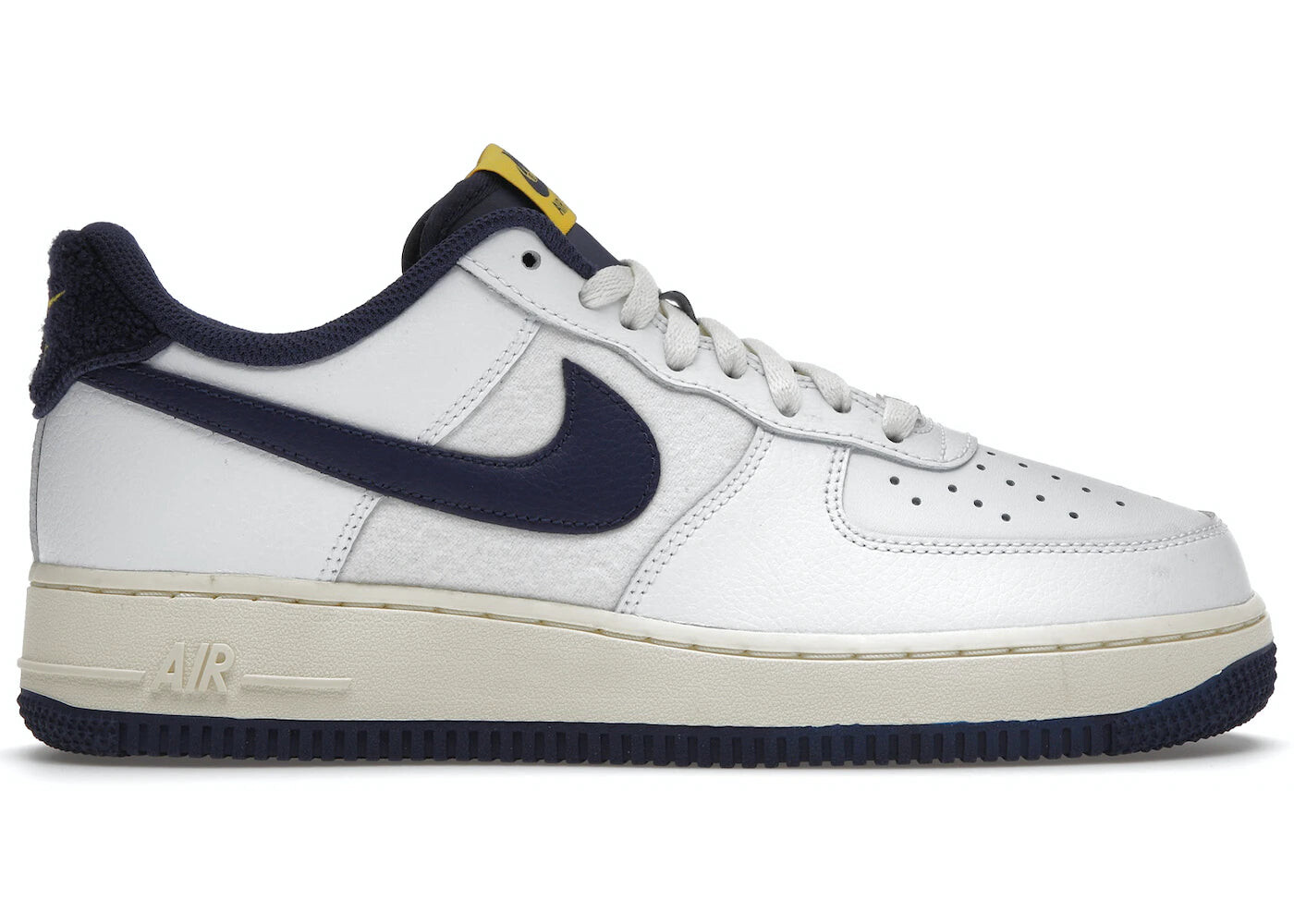 

Кроссовки Nike Air Force 1 Low '07 LV8 Michigan 2021 мужские, белый / голубой
