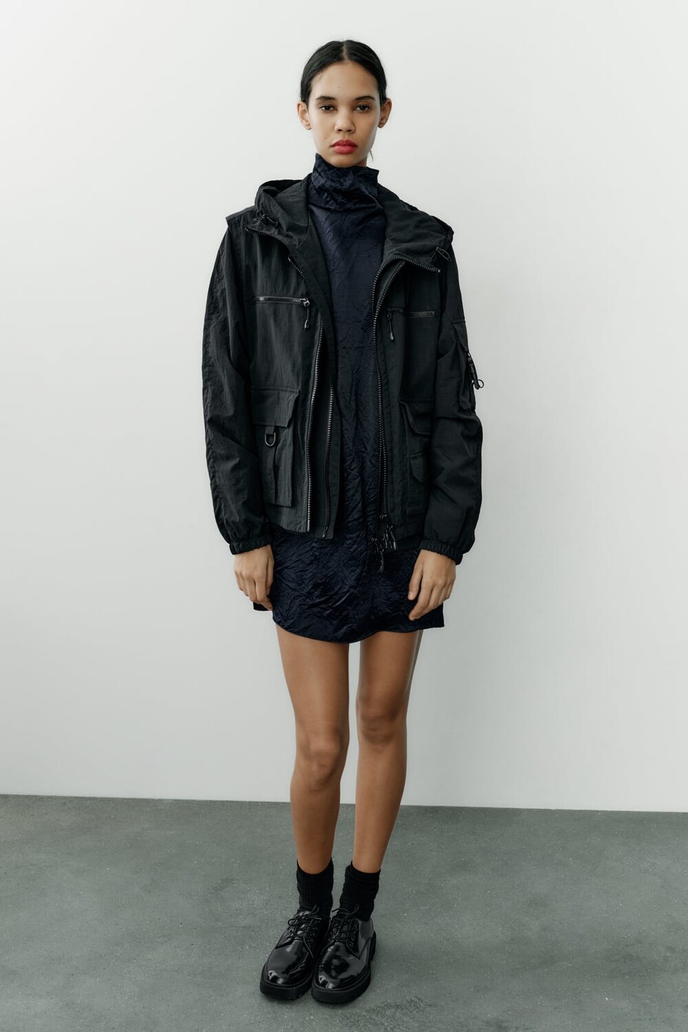 

Короткое атласное платье ZARA, темно-синий