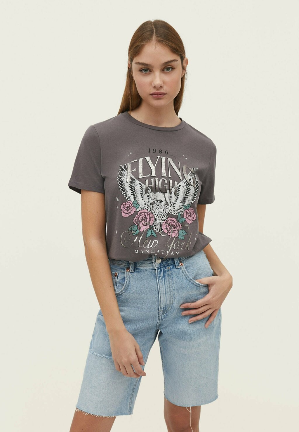 

Футболка с принтом Stradivarius
