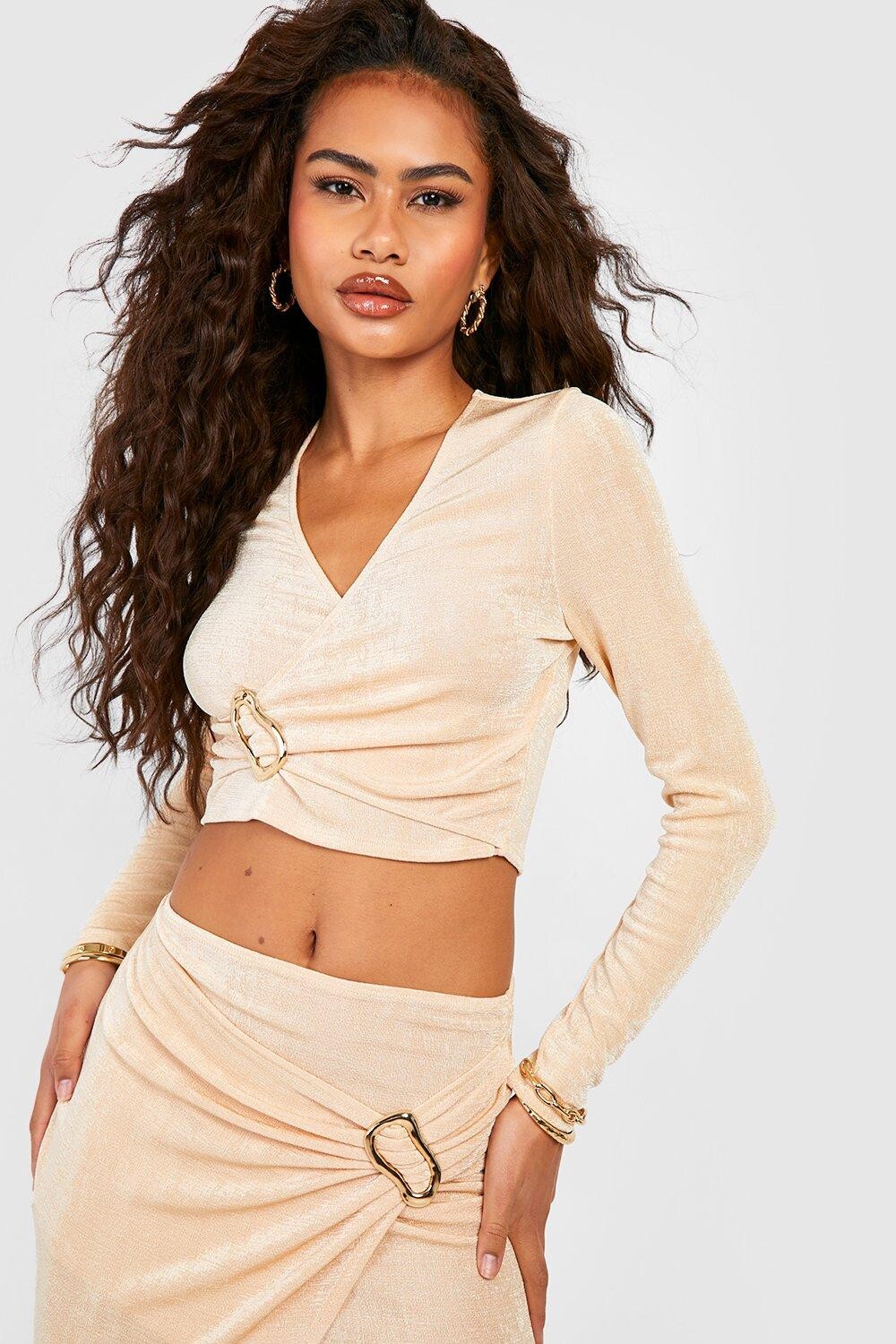 

Укороченный топ с металлическим кольцом Boohoo, песочный