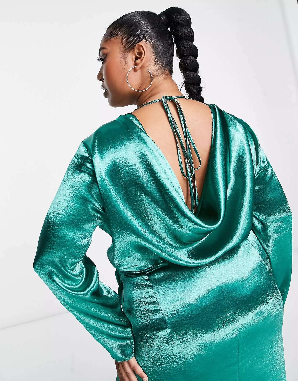 

Темно-зеленое атласное платье миди с запахом спереди и хомутом на спине ASOS DESIGN Curve, Зеленый