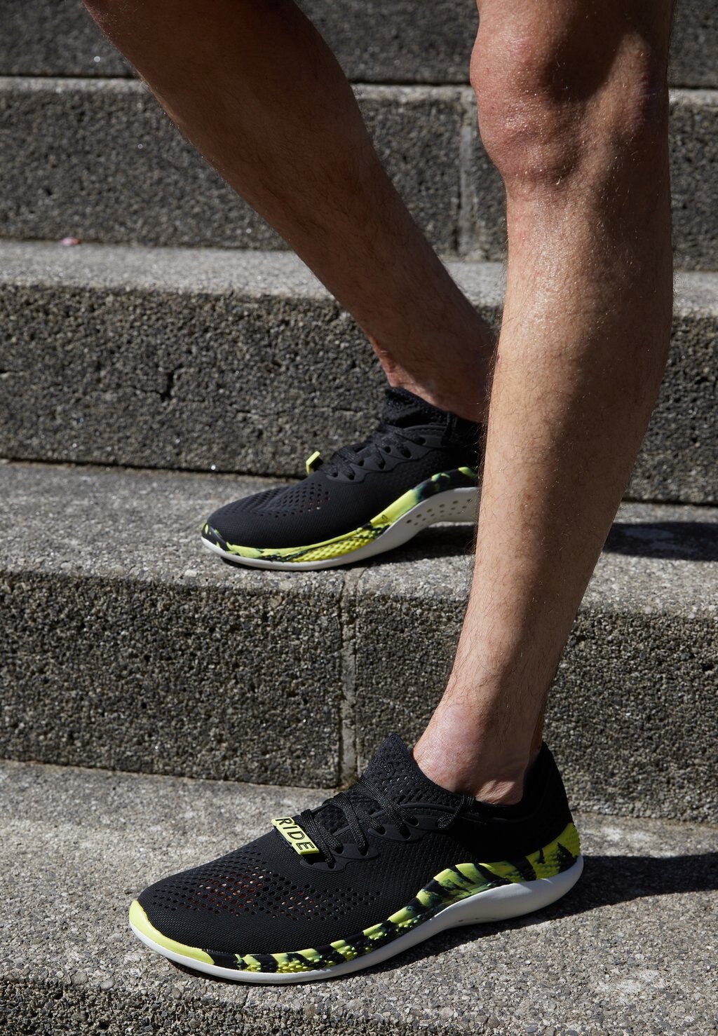 

Кроссовки на шнуровке LITERIDE 360 MARBLED PACERM Crocs, черный