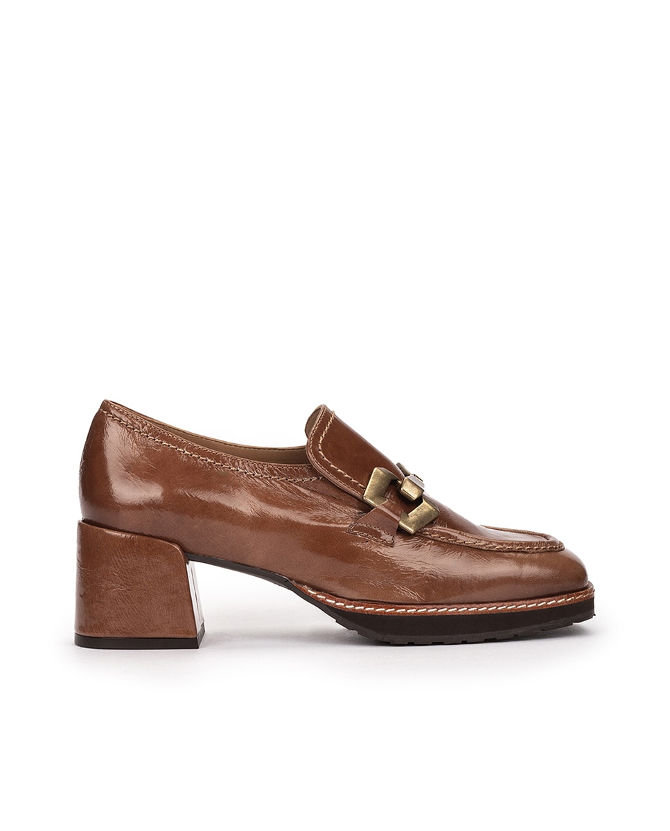 цена Женские лакированные туфли с декором из пряжки Pedro Miralles, коричневый