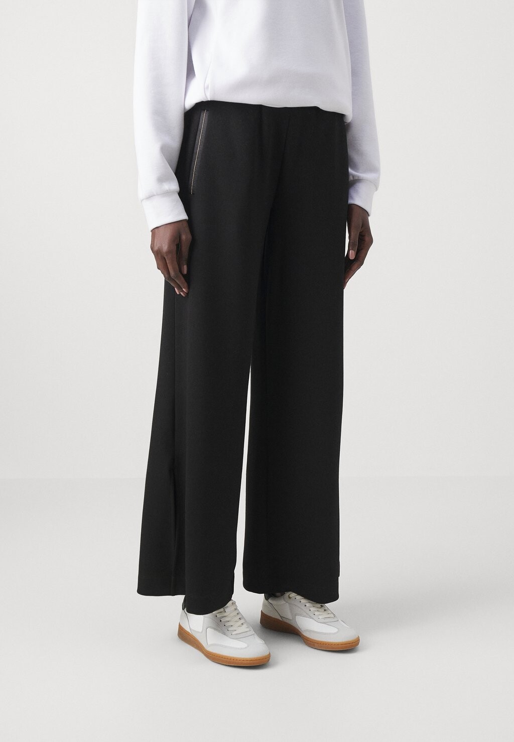 

Спортивные брюки TROUSER EA7 Emporio Armani, черный