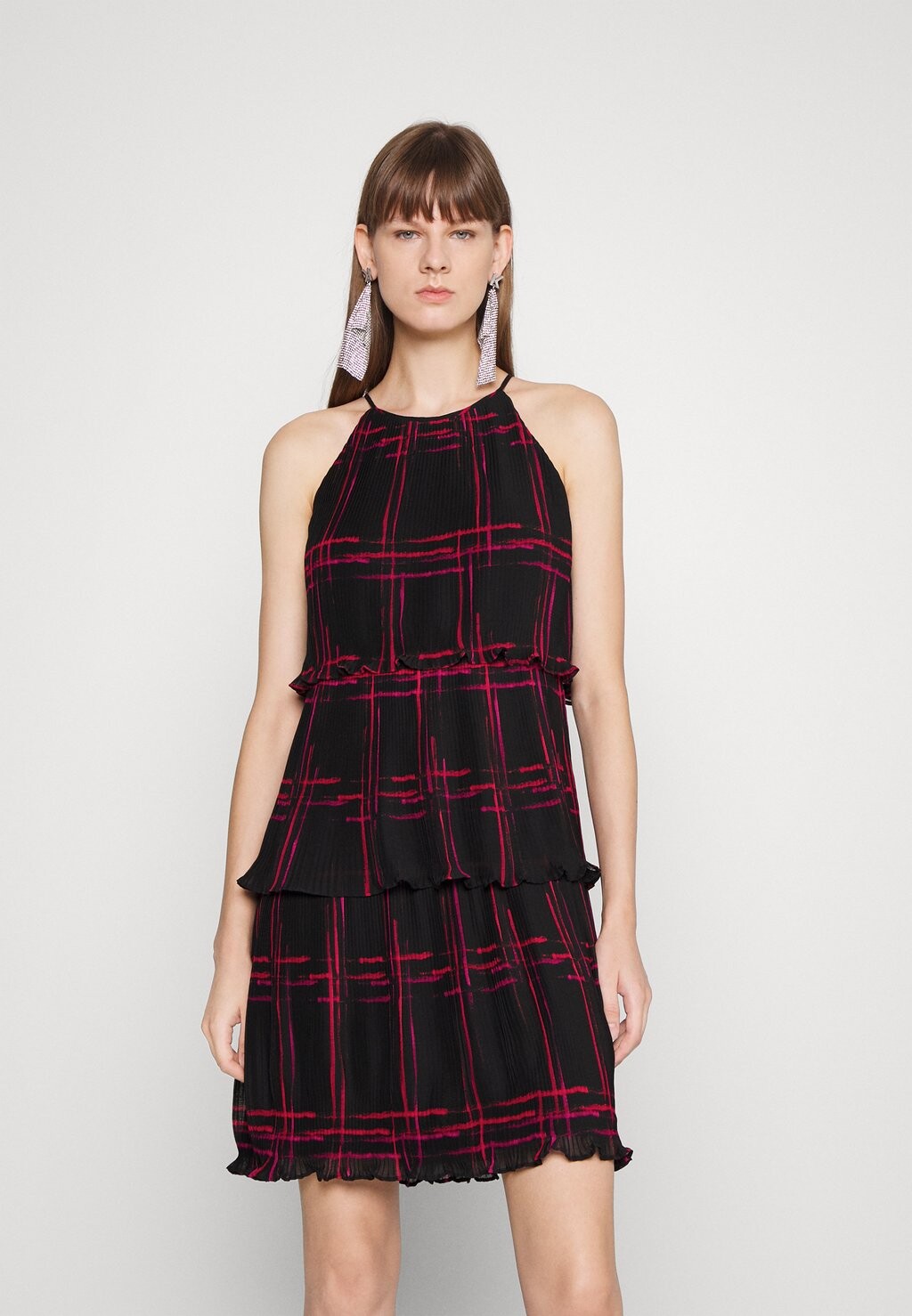 

Элегантное платье DKNY