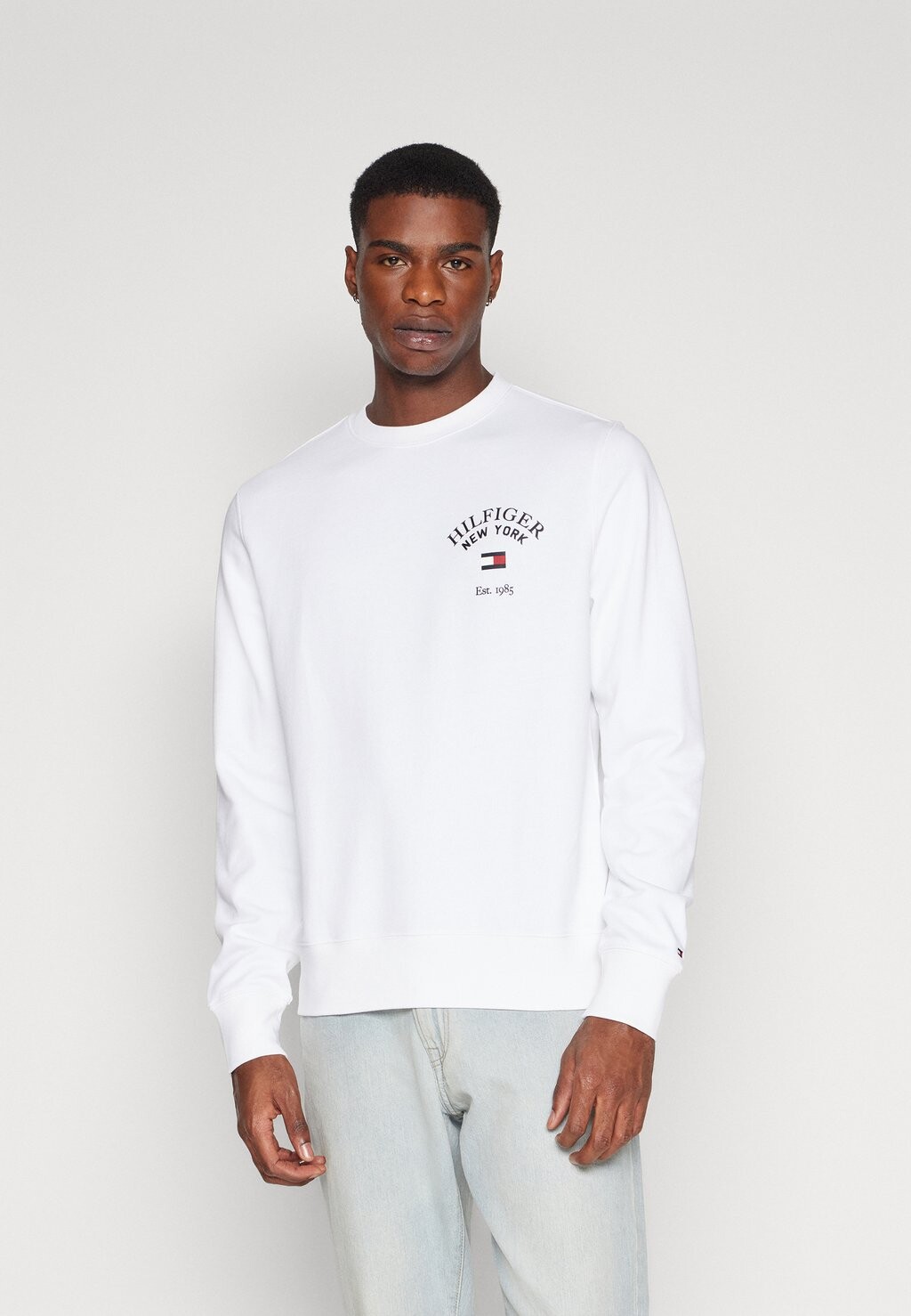 

Толстовка ARCHED VARSITY Tommy Hilfiger, белый
