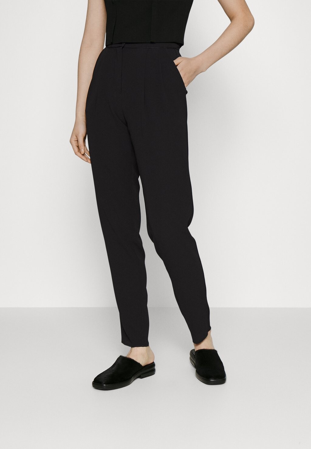 

Брюки Emporio Armani, черный