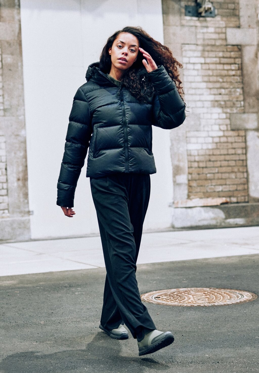 

Пуховик Helly Hansen, черный