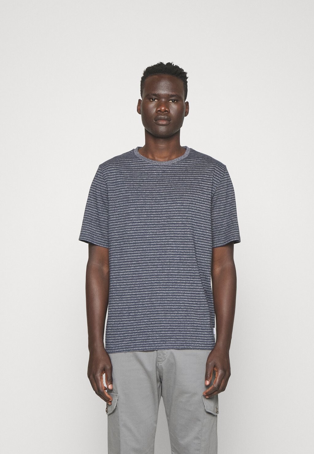 

базовая футболка Jjnaveen Tee Ss Crew Neck Jack & Jones, цвет navy blazer