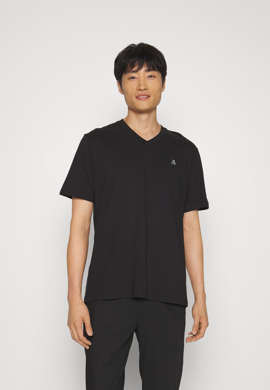 

Базовая футболка SHORT SLEEVE V NECK LOGO Marc O'Polo, цвет black