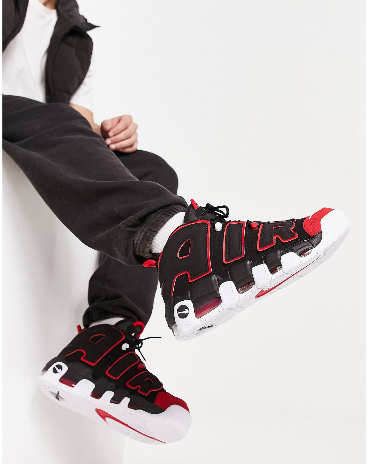 

Черно-красные кроссовки Nike Air More Uptempo '96, Черный