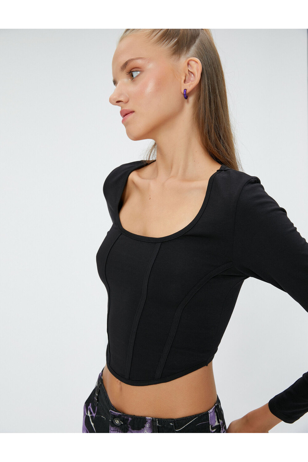 

Футболка с длинным рукавом Slim Fit с U-образным вырезом в виде корсета Koton, черный
