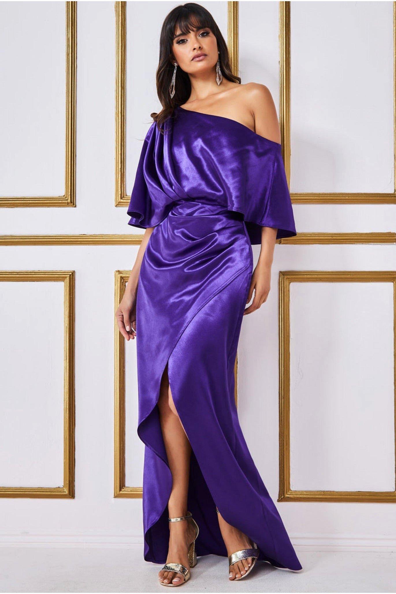 цена Атласное платье макси с драпировкой и запахом на плечах Goddiva, фиолетовый