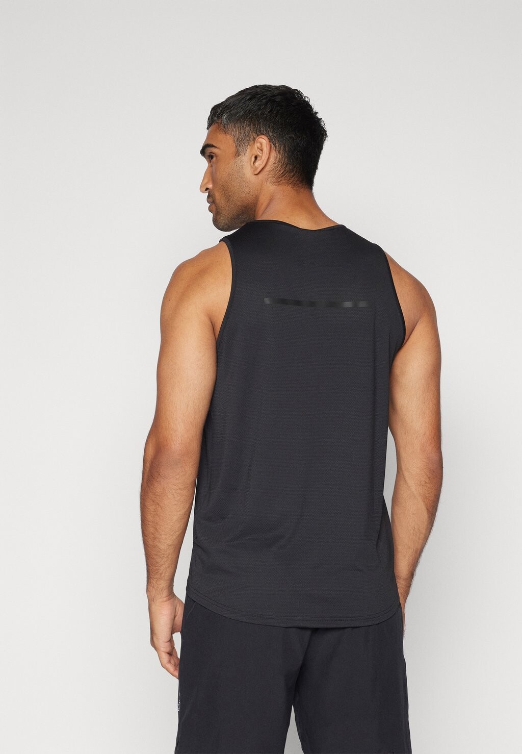 

Топ STRIDE TANK MEN ICANIWILL, черный