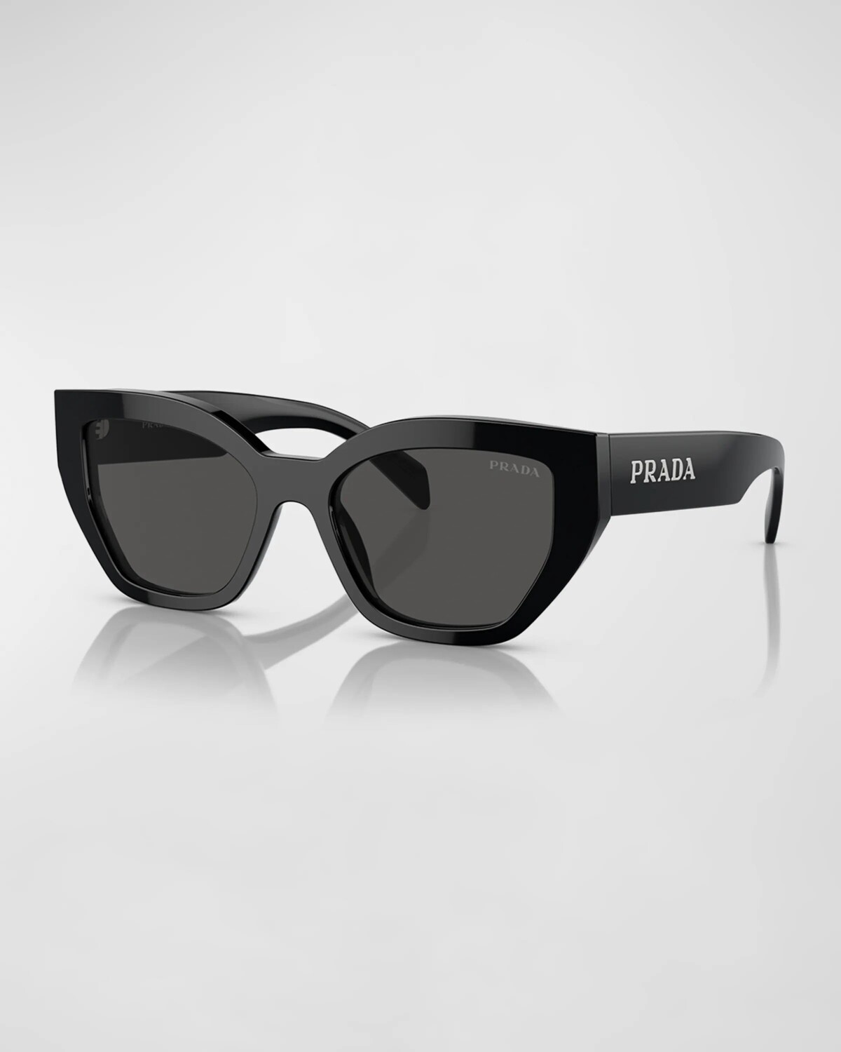 

Яркие солнцезащитные очки-бабочки из ацетата Prada, цвет Black