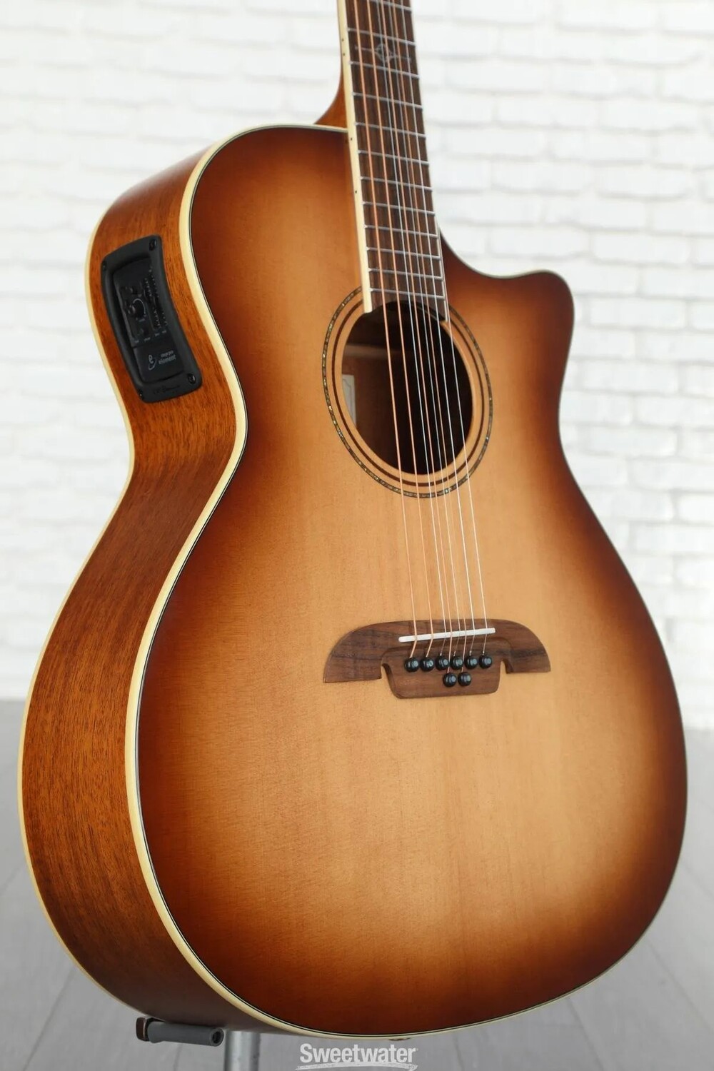 

Alvarez AG60-8CESHB Artist 60 8-струнная акусто-электрическая гитара Grand Auditorium - Shadowburst