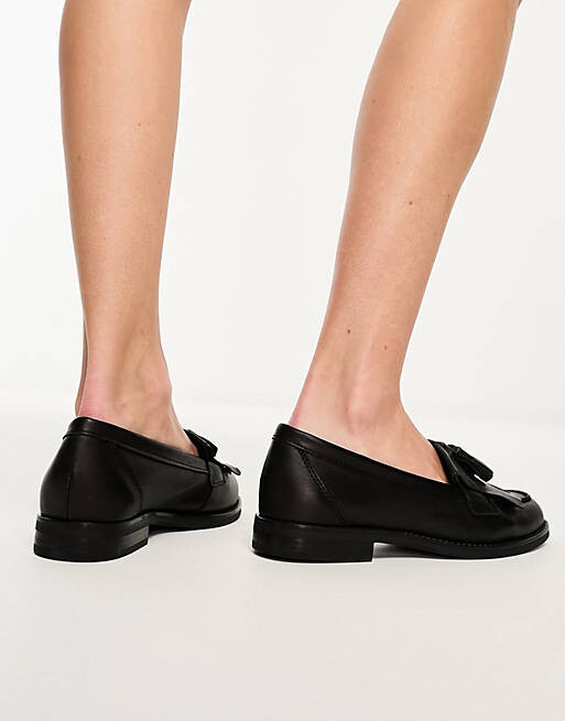 

Черные кожаные лоферы с кисточками Schuh Wide Fit Compass